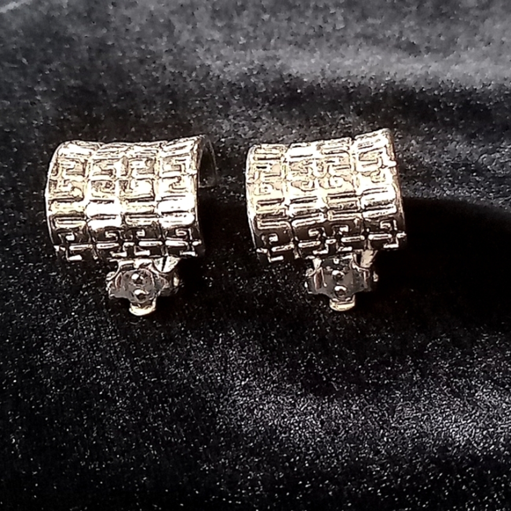 GIVENCHY Vintage silver clip-on earrings (RARE) vintage.